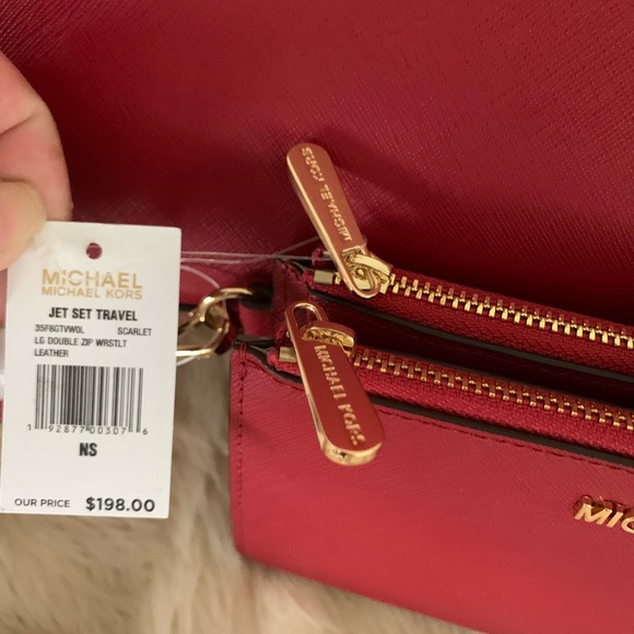 MICHAEL KORS TOTE & WRISTLET. SCARLET. NWT… - Picture 3 of 16